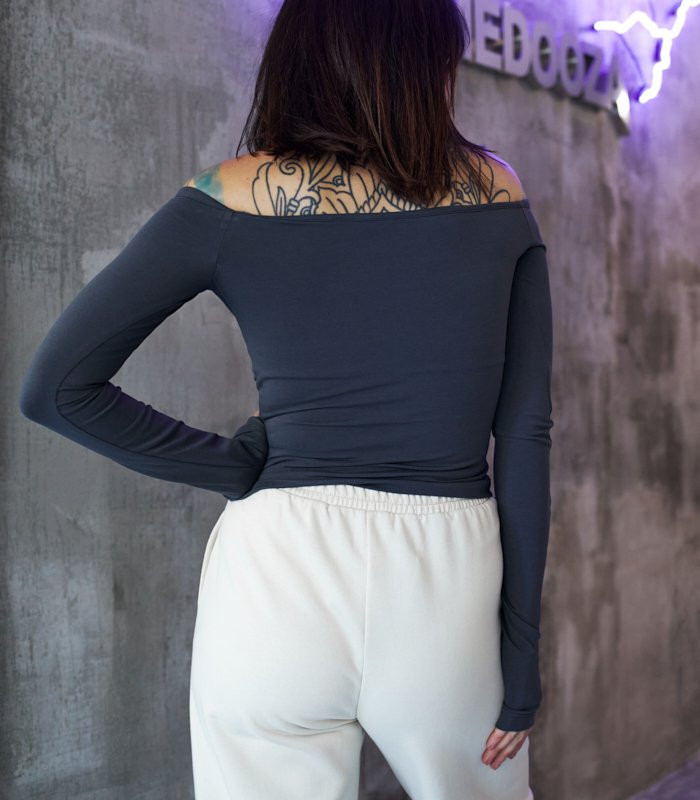 Топ с открытыми плечами MEDOOZA "I'm not sorry" (W) (графит)