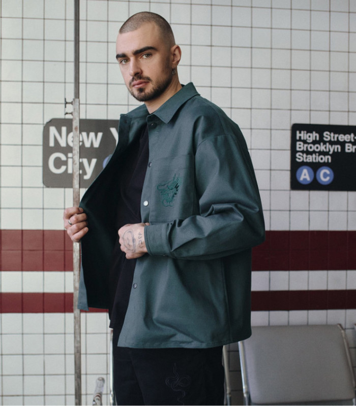 Рубашка MEDOOZA "Souvenir Dragon" (темно-зеленый)