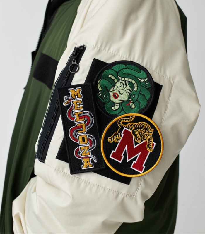 Бомбер MEDOOZA с патчами "Tiger College" (зелено-бежевый)